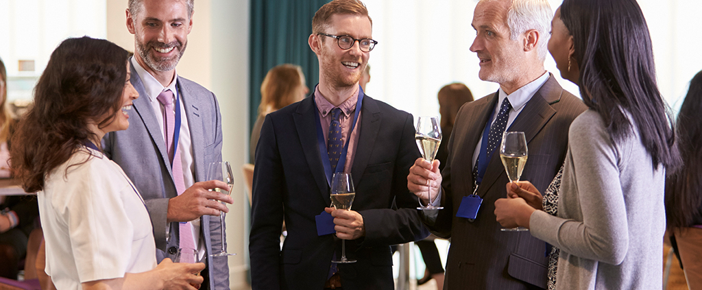 8 Ideas for Effective Networking at Hybrid Events